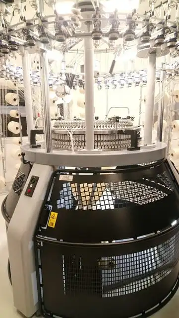 au-fil_d-altair-machine-bonneterie